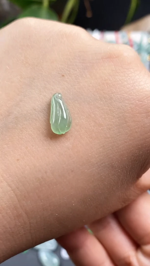 【闪购商品】翡翠颈饰未镶嵌冰阳兰花