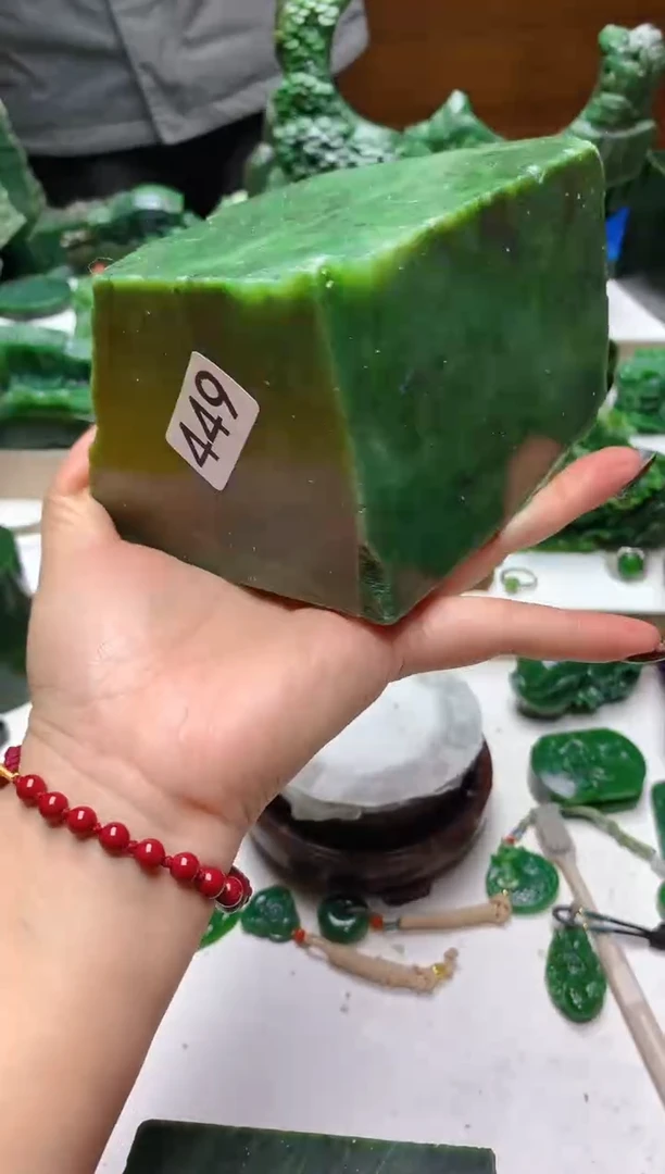 未镶嵌和田玉摆件1