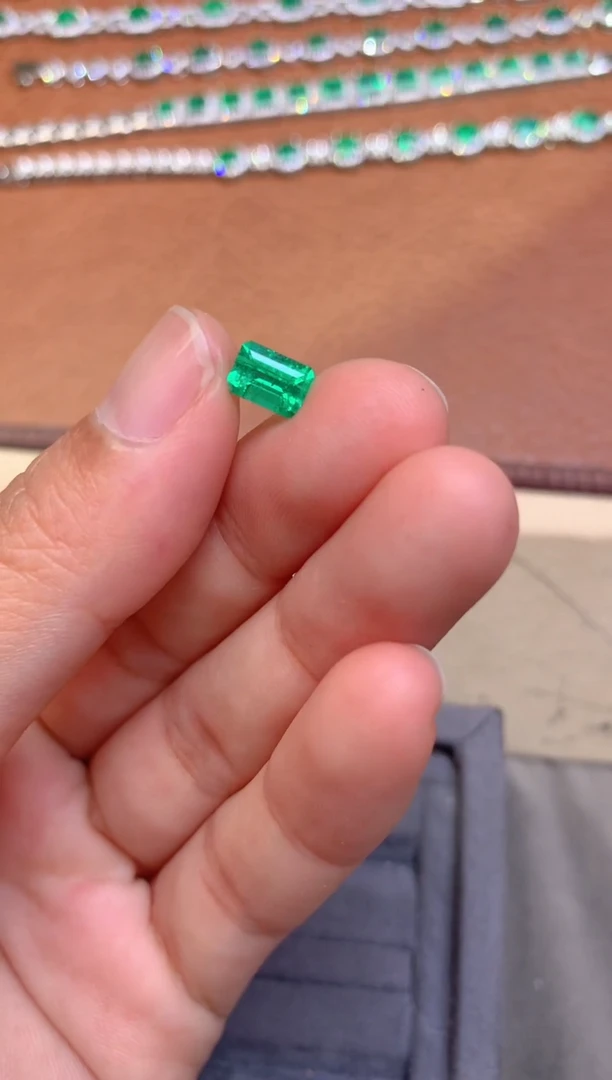 【闪购商品】祖母绿裸石未镶嵌0.8CT 哥伦比亚