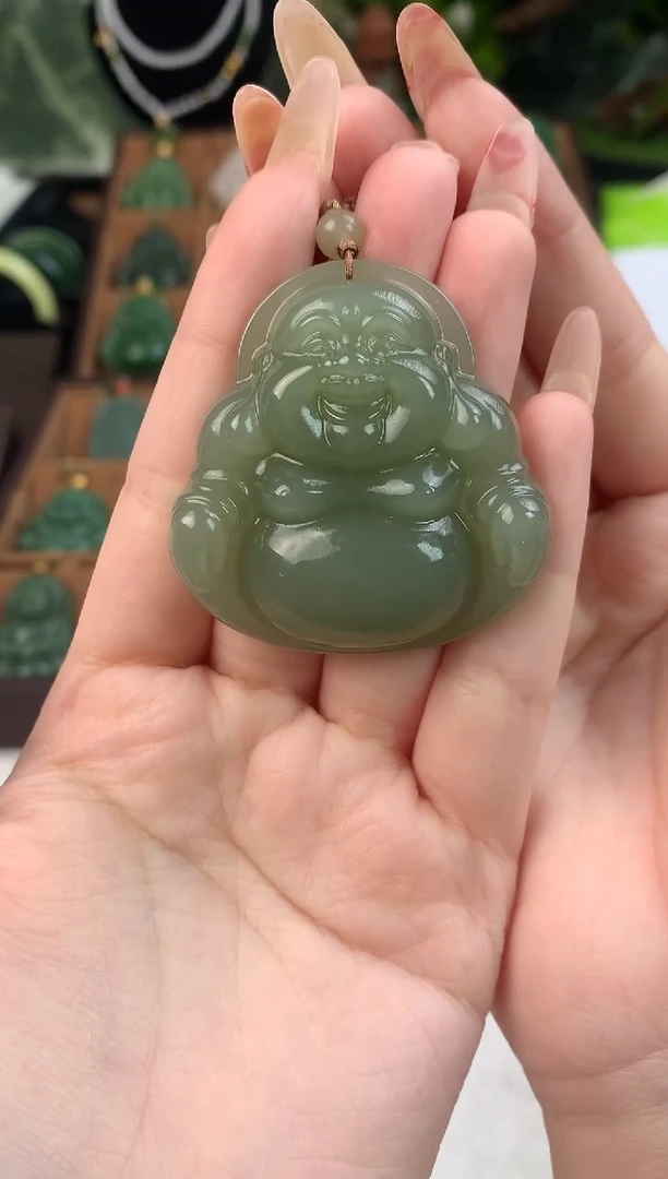 颈饰未镶嵌和田玉吊坠