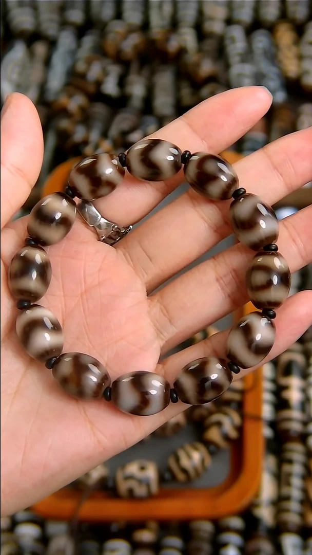 未镶嵌玛瑙/玉髓珠宝半成品放漏顶料三眼牙牙达洛12*15单颗价格