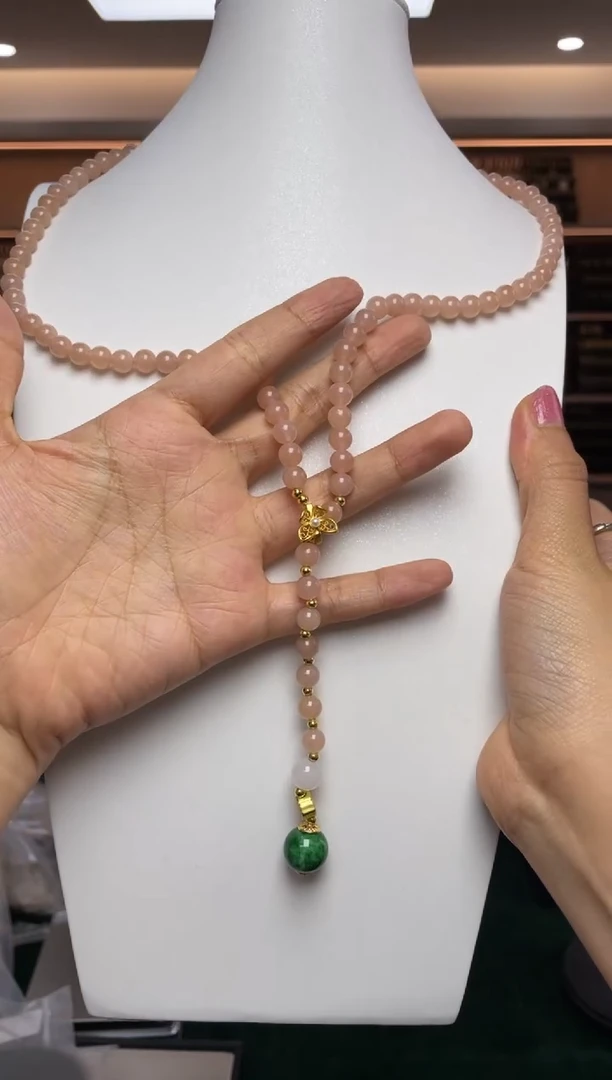 和田玉未镶嵌颈饰多样性发一件