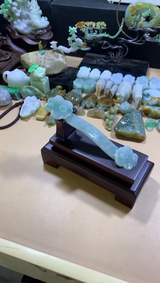 未镶嵌挂件翡翠猫*翡翠摆件