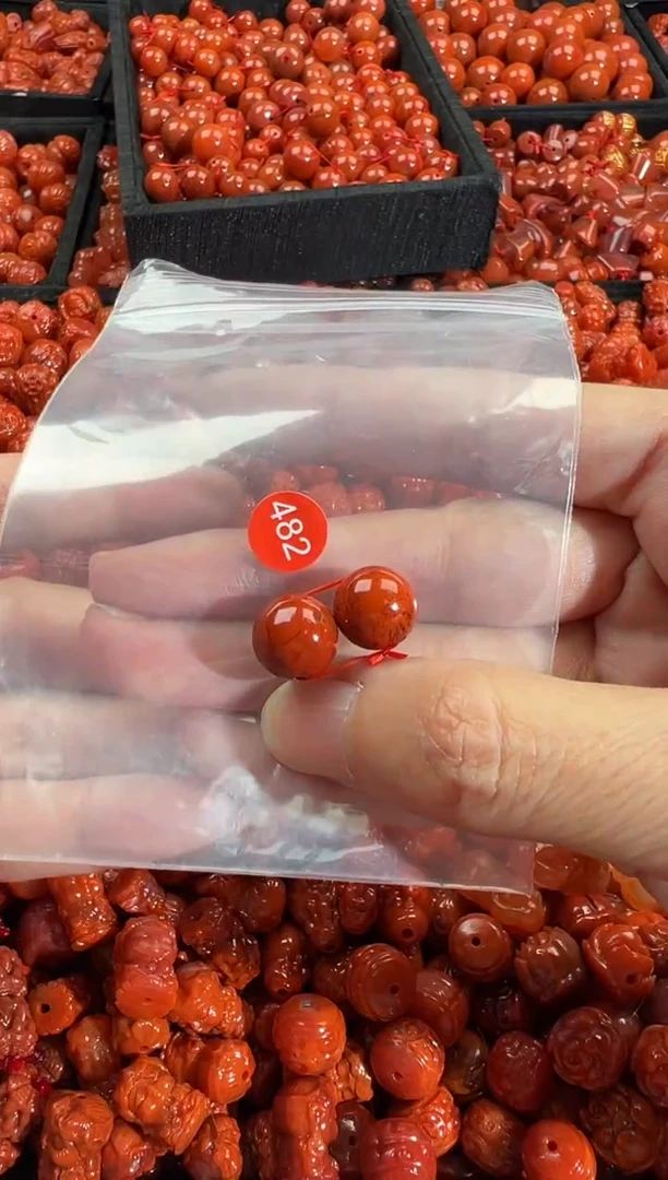 颈饰未镶嵌南红玛瑙1