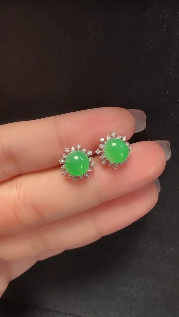 18K金镶嵌翡翠耳饰213蛋面一对