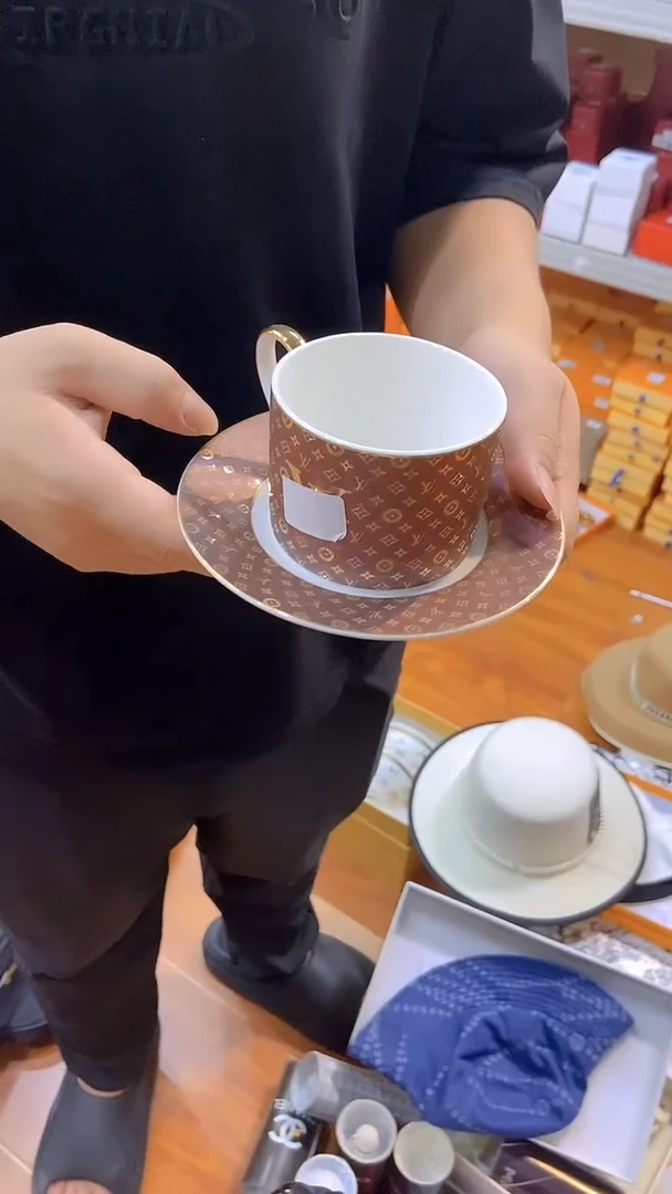 杯鸿辉家品牌瓷器，京东包邮！