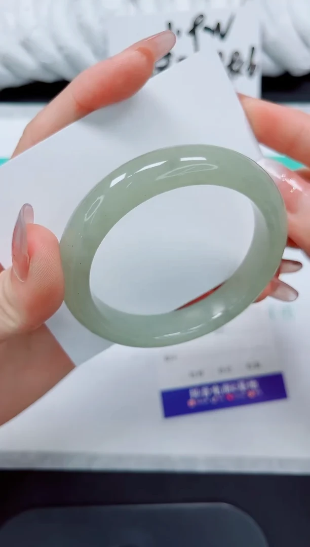 石英质玉手镯未镶嵌149/54.2