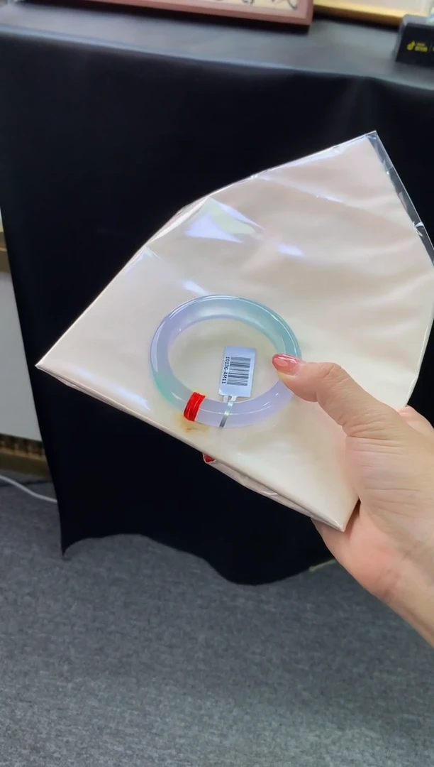 未镶嵌手镯翡翠-C310  圈口55 全款115万 定金2万