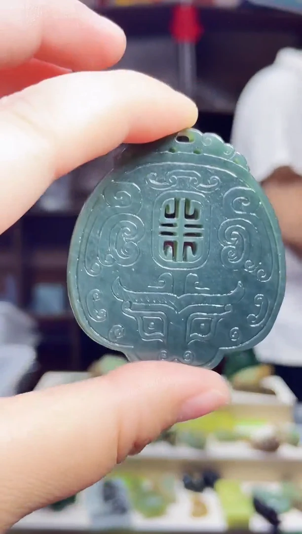 和田玉未镶嵌颈饰1