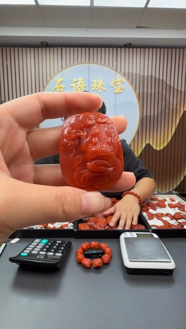 南红玛瑙雕刻未镶嵌101ZB0810产品一个
