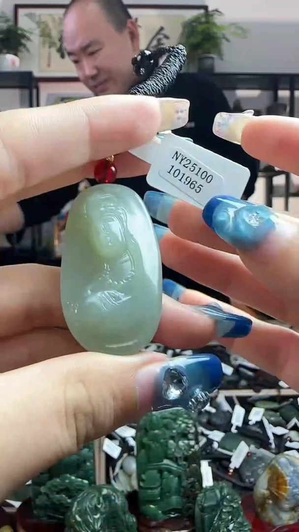 颈饰未镶嵌和田玉1965