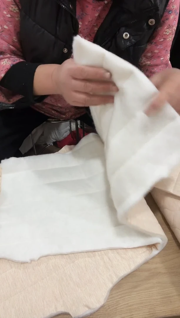 女士中码炫彩针织面料（无里布）棉裤裁片一条（花型随机发）