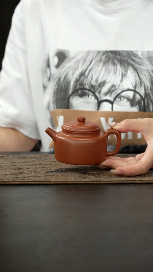 茶壶紫砂红降坡德钟内推150cc