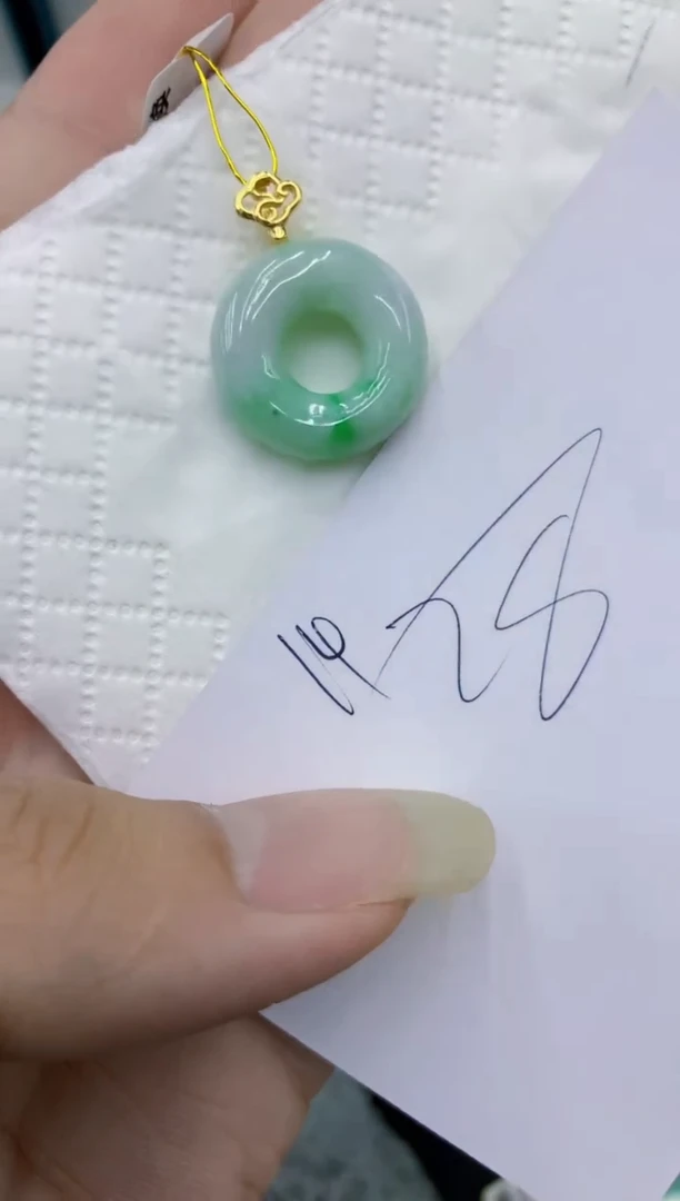 翡翠未镶嵌颈饰1111111111111