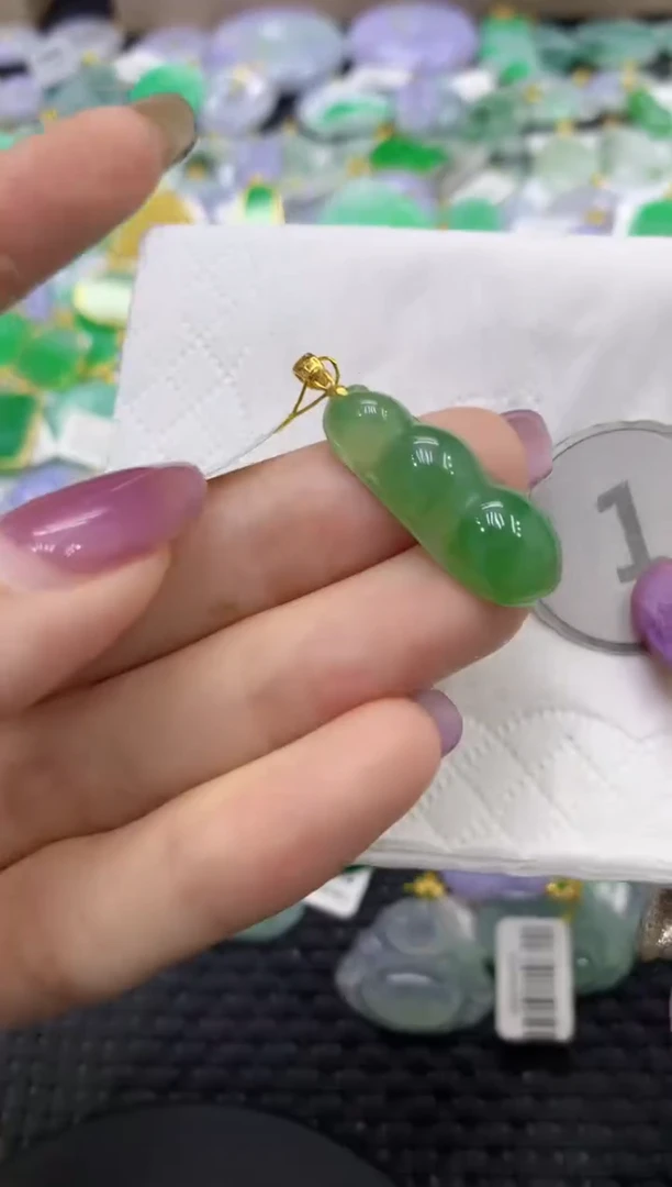 颈饰未镶嵌翡翠天然缅甸翡翠A货