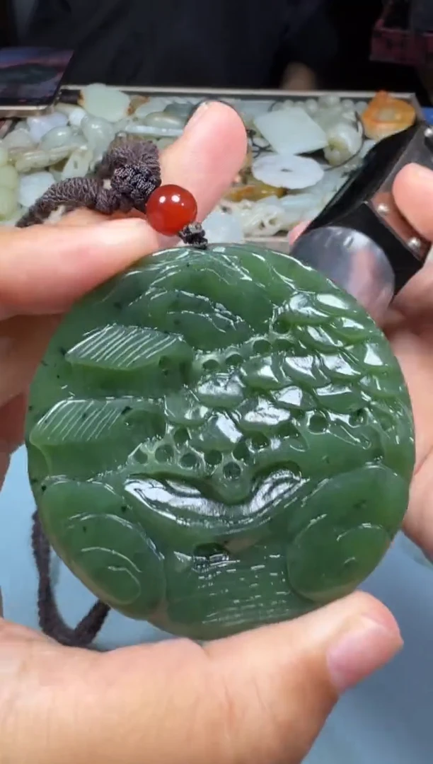 和田玉未镶嵌颈饰1