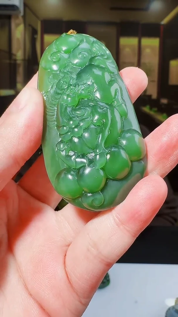 定制和田玉玉润名家天然和田玉（拍一发一）