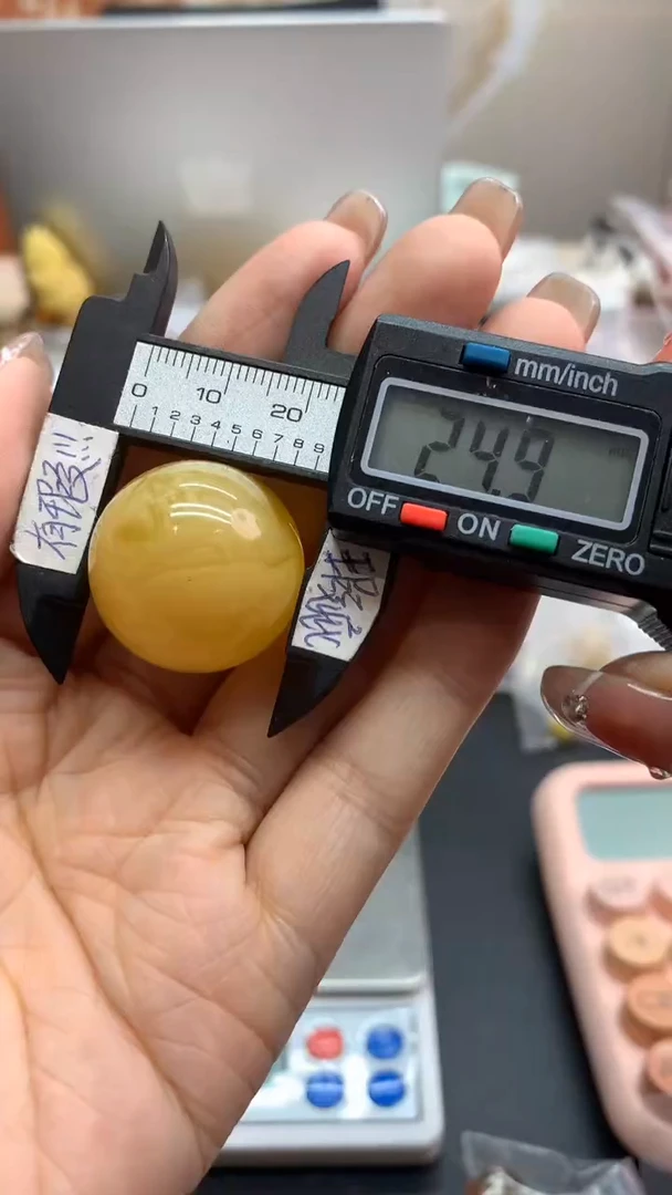 未镶嵌琥珀珠宝奇石503