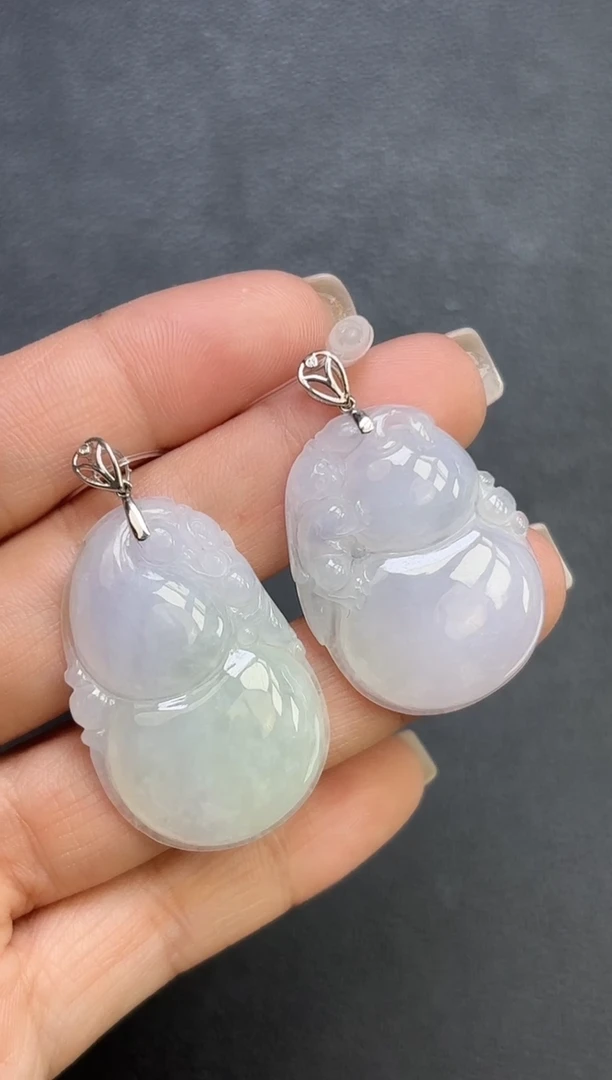 颈饰18K金镶嵌翡翠葫芦多样性发一