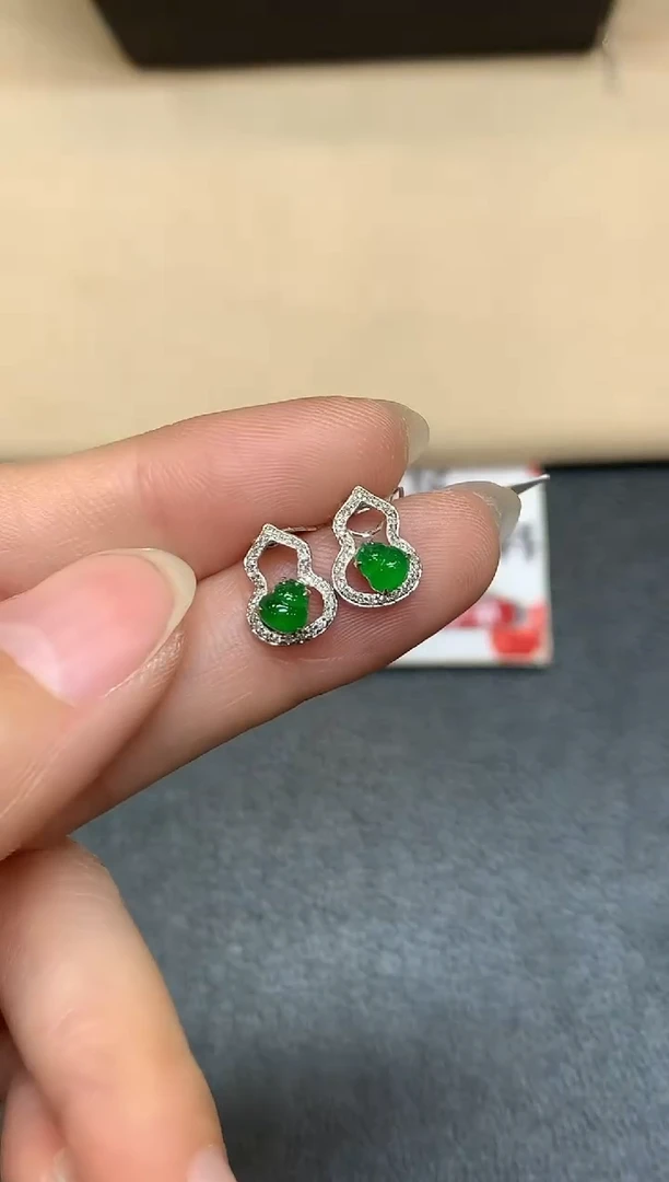 18K金镶嵌翡翠耳饰【无鉴赏期】葫芦【无服务费