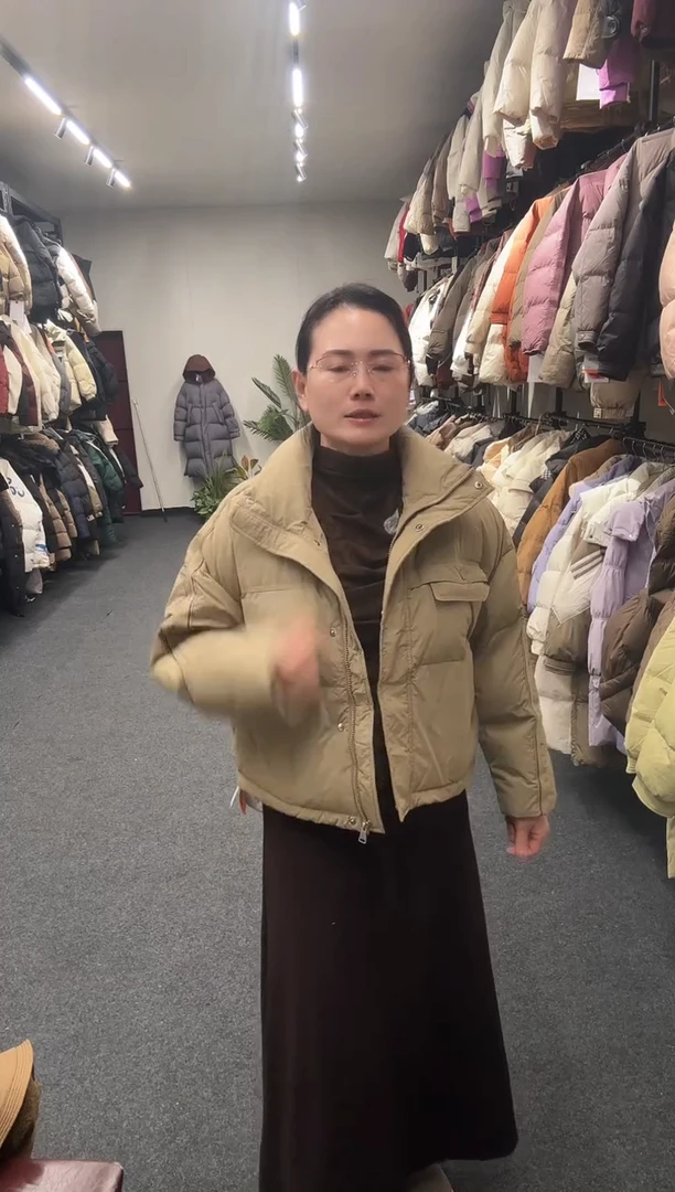 艾雨衣尚一秒闪购羽绒服