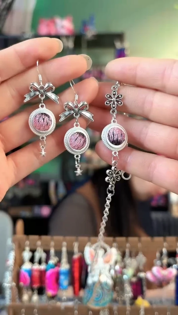 彩云南阁非遗老绣饰品633*