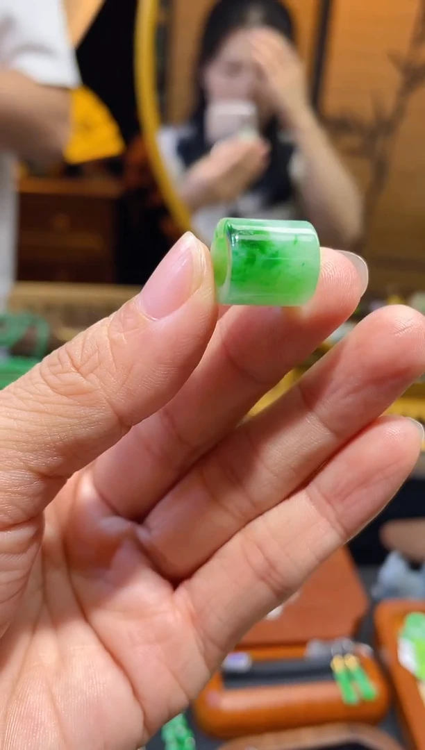 颈饰未镶嵌翡翠假一赔三