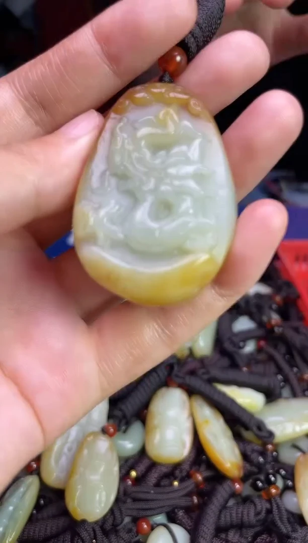 未镶嵌和田玉挂件1