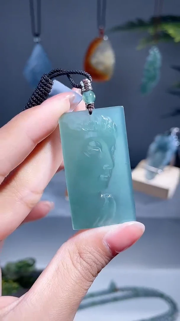 颈饰未镶嵌翡翠佛观天下