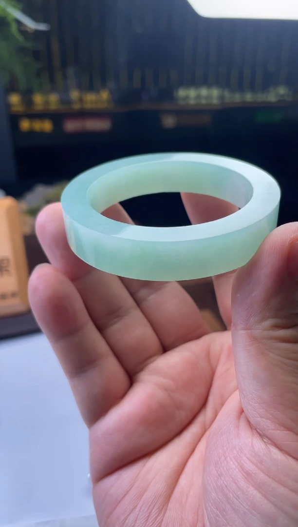 【闪购商品】定制翡翠手镯未镶嵌手镯