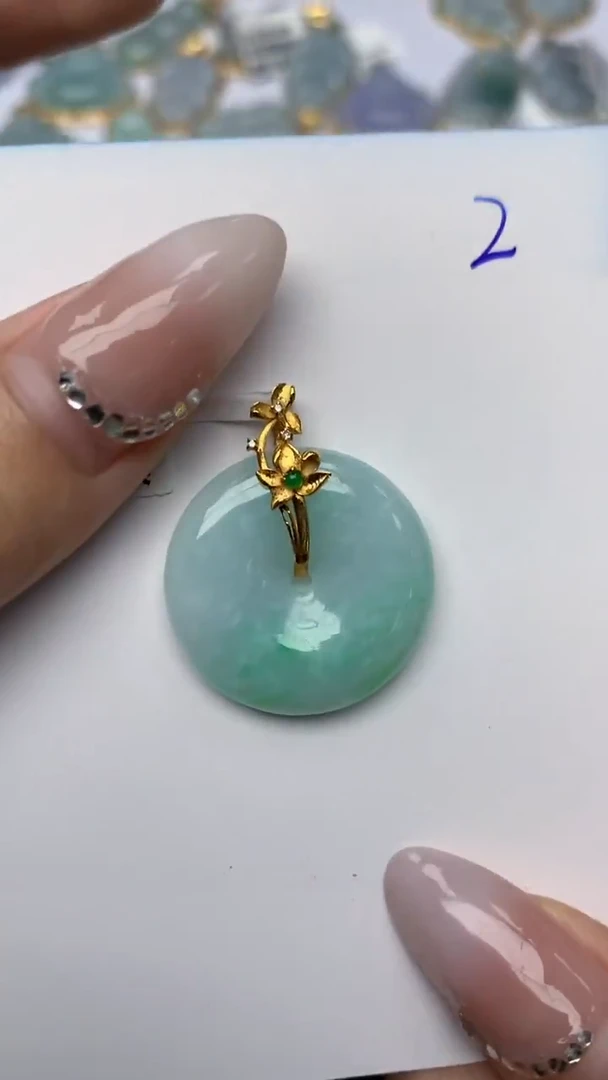 【闪购商品】翡翠颈饰未镶嵌天然翡翠A货