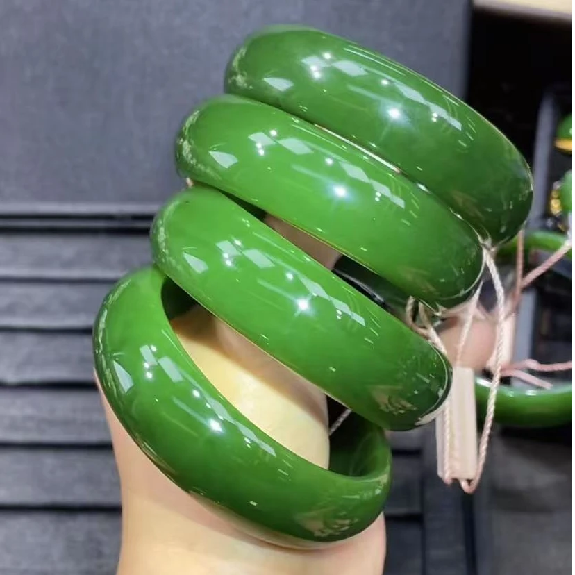 【一夕珠宝】和田玉辣绿轮胎手镯丨天然玉石丨微带红皮多样性发一