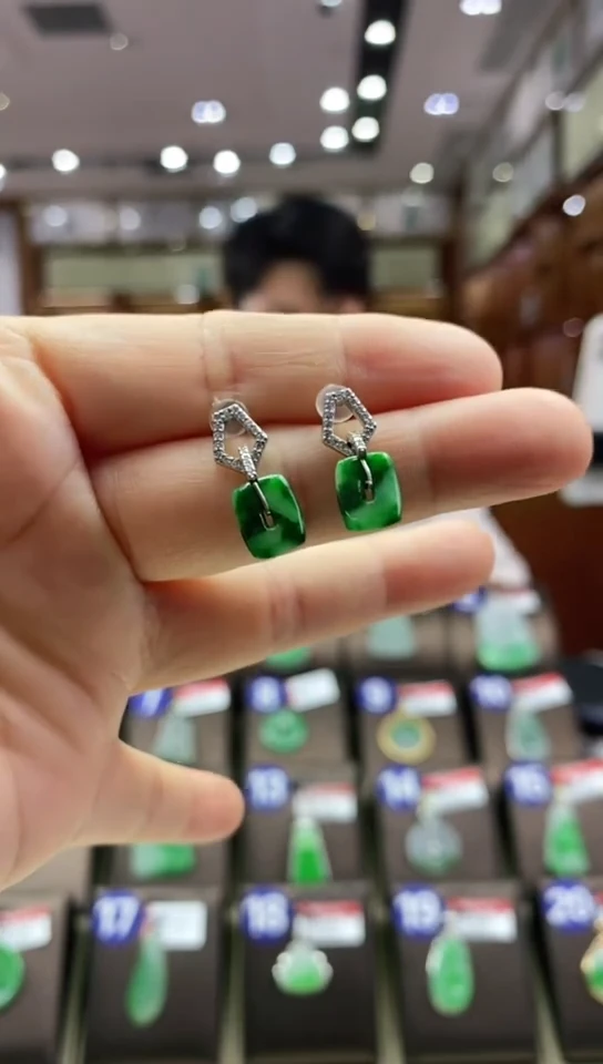 银S925镶嵌翡翠耳饰福在眼前