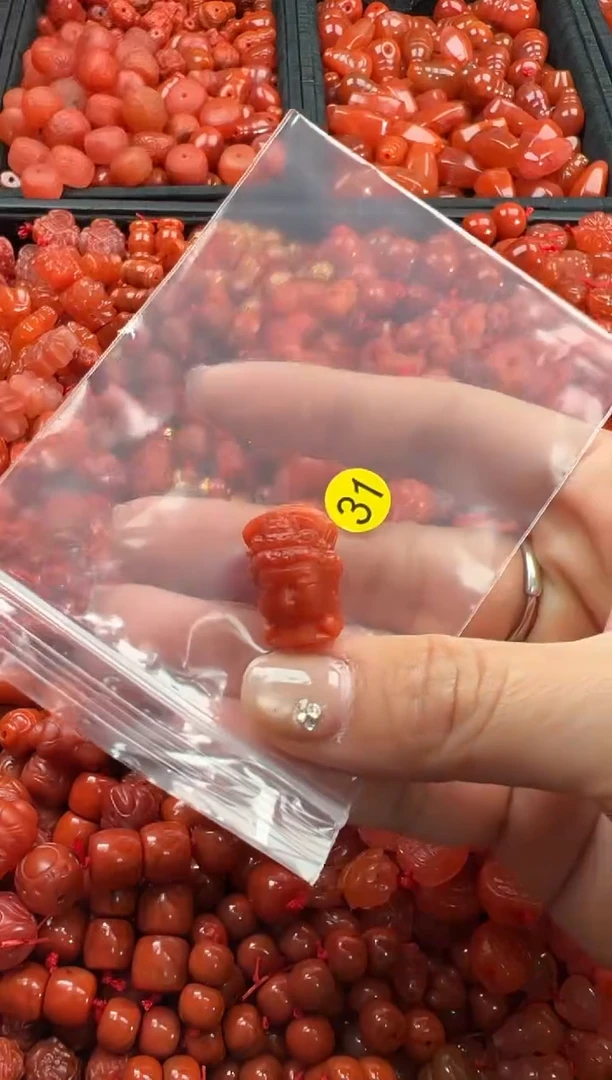 【闪购商品】南红玛瑙颈饰未镶嵌1