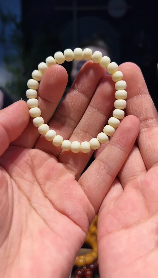 【闪购商品】蜜蜡手串未镶嵌7+(瓷白蜡)