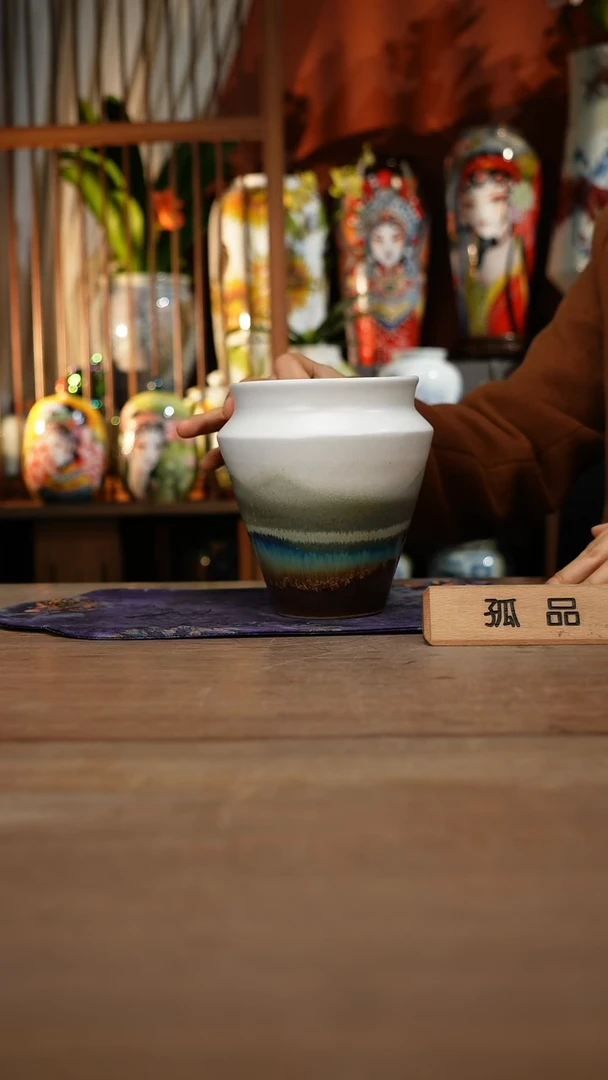 当代景德镇设计师釉下手绘陶瓷花瓶