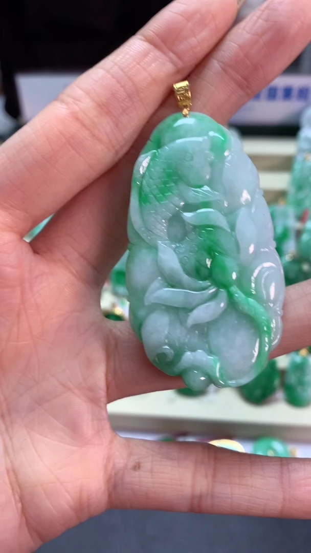 【闪购商品】翡翠吊坠(不含链)18K金镶嵌挂件