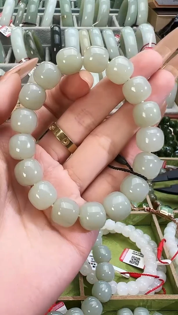 未镶嵌手串和田玉且末料青白玉老型珠 手串卡11*12