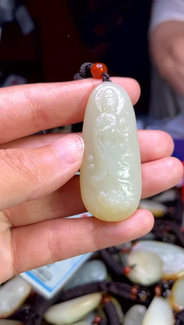 和田玉未镶嵌颈饰1