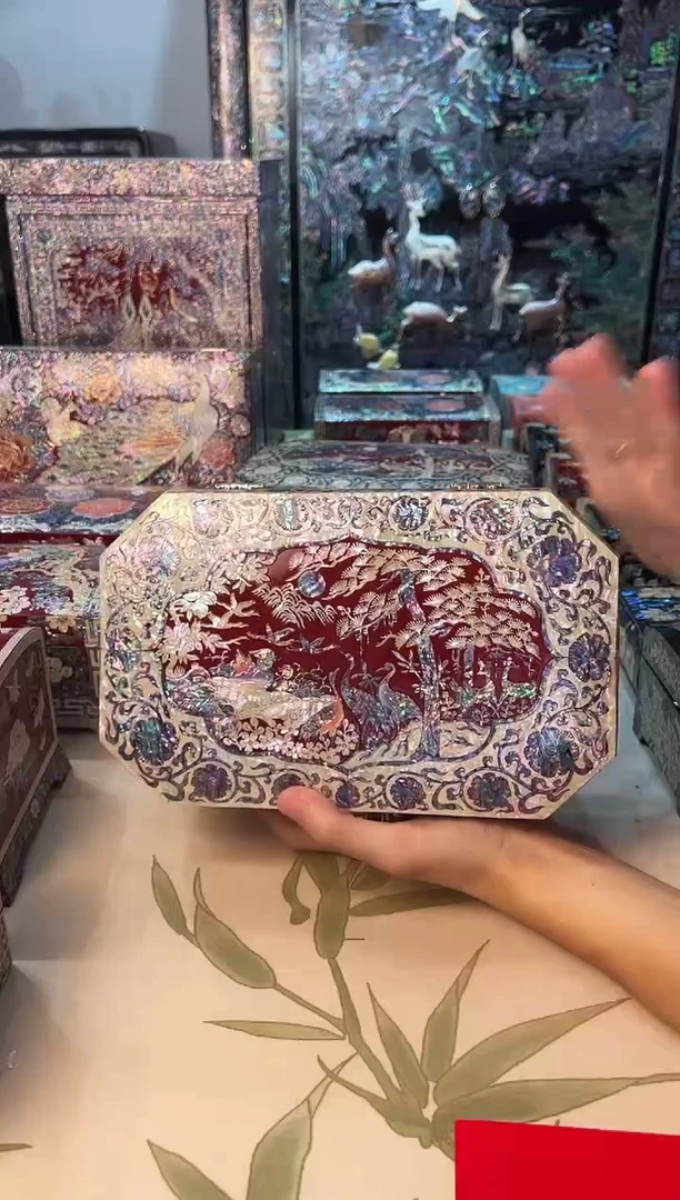 绒布底·弘贝雅螺钿漆器文化馆