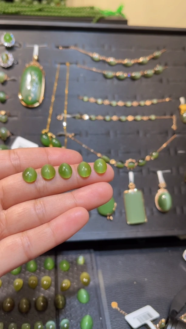 【闪购商品】和田玉碧玉绿猫眼裸石未镶嵌多样性发一