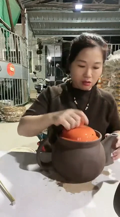 瑕疵不圆2.5紫砂养生壶