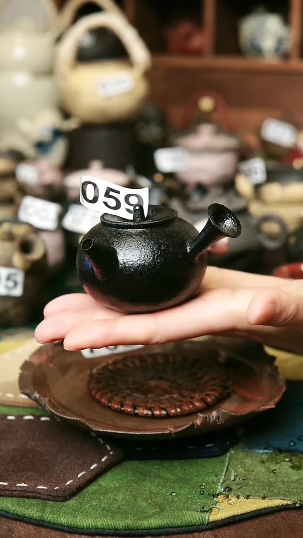 紫砂全手工黑色系列-80毫升侧把茶壶