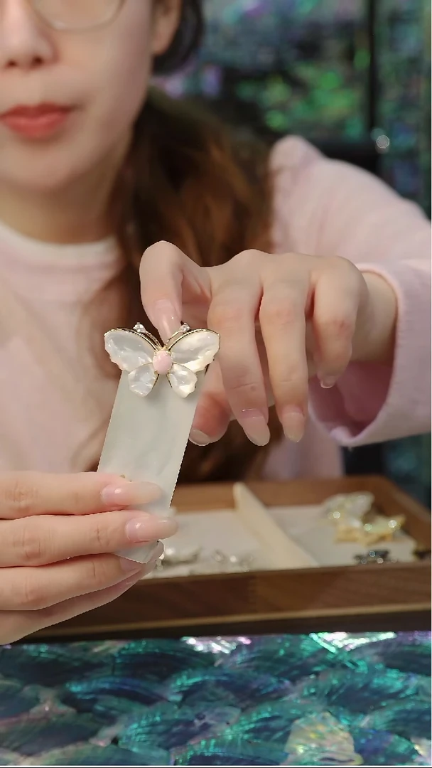胸针·弘贝雅螺钿漆器文化馆