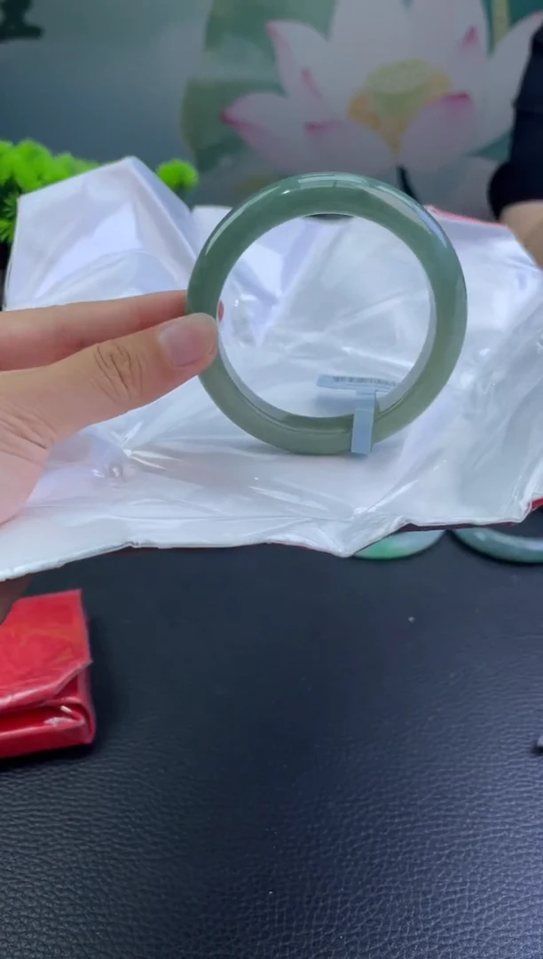 翡翠手镯未镶嵌15