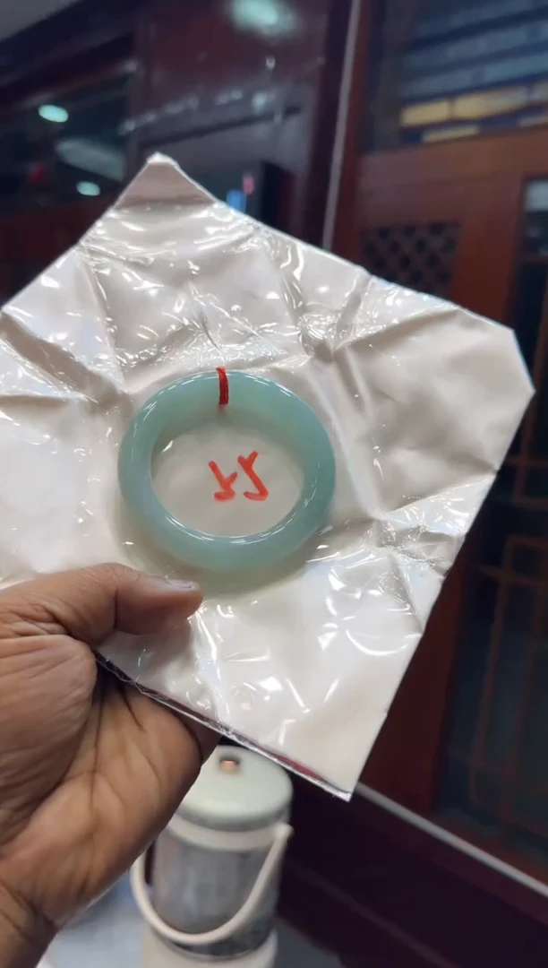 未镶嵌手镯翡翠手镯