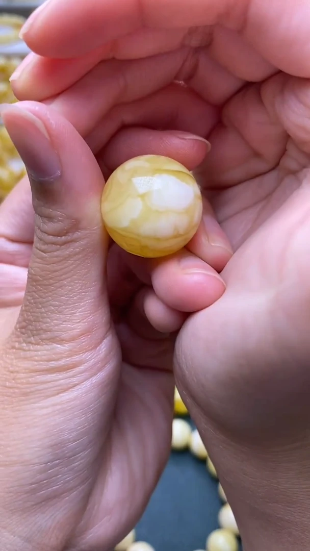 未镶嵌琥珀裸石蜜蜡.73