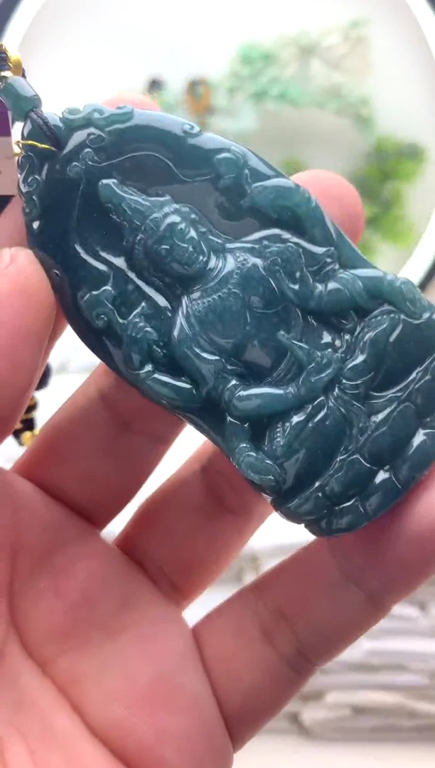 颈饰未镶嵌翡翠千手观音