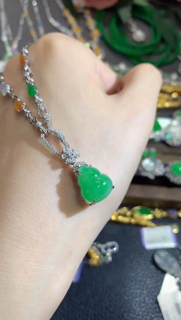 吊坠(不含链)18K金镶嵌翡翠A13翡翠多样性发一件