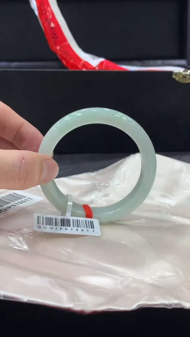 未镶嵌手镯翡翠翡翠手镯